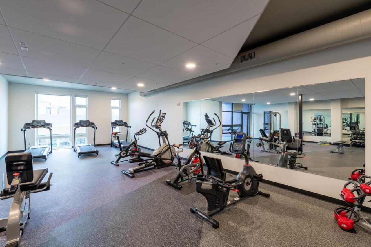 Flexhome Skywalk To Fiserv U4 With Rooftop, Gym, And Parking 밀워키 외부 사진
