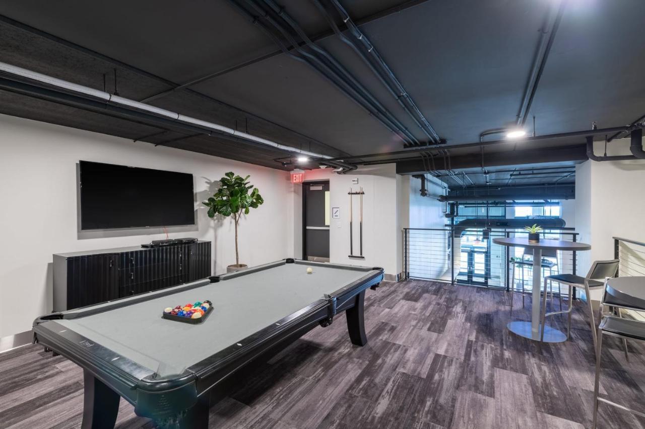 Flexhome Skywalk To Fiserv U4 With Rooftop, Gym, And Parking 밀워키 외부 사진