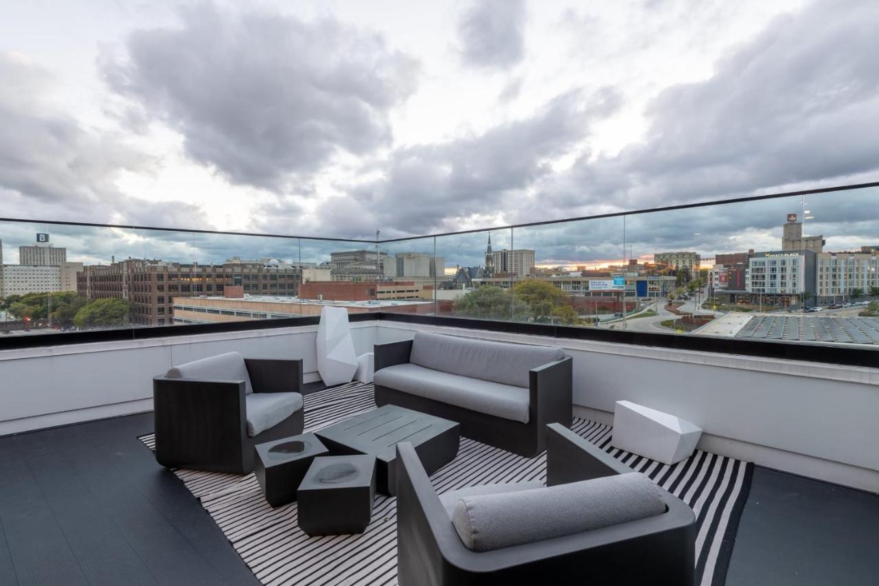 Flexhome Skywalk To Fiserv U4 With Rooftop, Gym, And Parking 밀워키 외부 사진