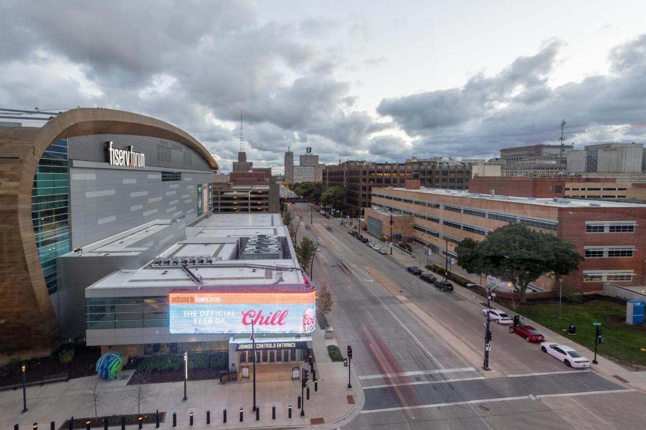 Flexhome Skywalk To Fiserv U4 With Rooftop, Gym, And Parking 밀워키 외부 사진