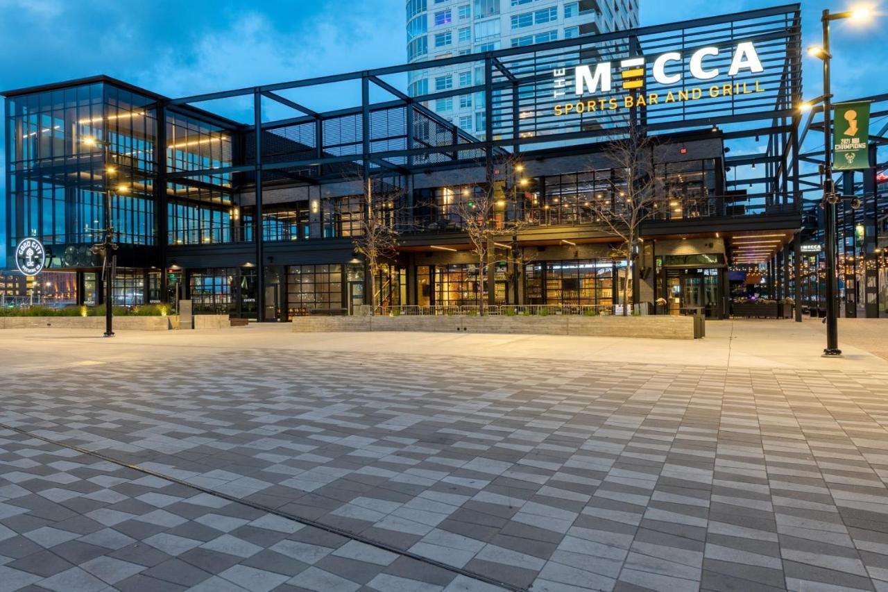 Flexhome Skywalk To Fiserv U4 With Rooftop, Gym, And Parking 밀워키 외부 사진