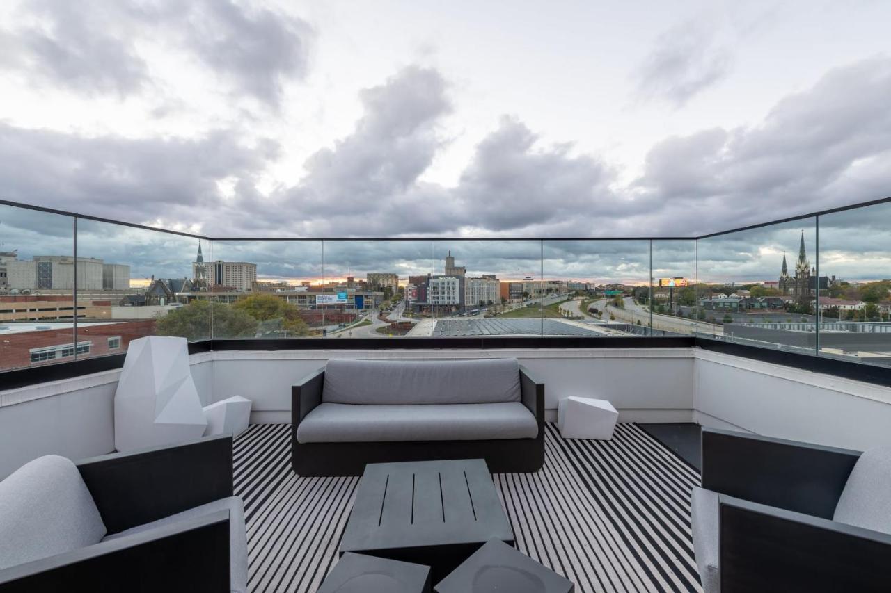 Flexhome Skywalk To Fiserv U4 With Rooftop, Gym, And Parking 밀워키 외부 사진